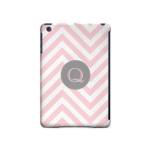 Gray Button Q on Pale Pink Zig Zags - Geeks Designer Line Monogram Series Hard Case for Apple iPad Mini