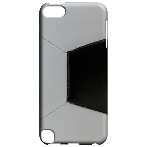 Geeks Designer Line (GDL) Slim Hard Case for Apple iPod Touch 5 - Soccer Ball Geeks Designer Line (GDL) Slim Hard Case for Apple iPod Touch 5 - Soccer Ball