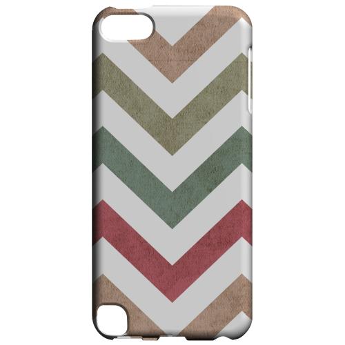 Geeks Designer Line (GDL) Slim Hard Case for Apple iPod Touch 5 - Grungy Green/ Red on White Geeks Designer Line (GDL) Slim Hard Case for Apple iPod Touch 5 - Grungy Green/ Red on White