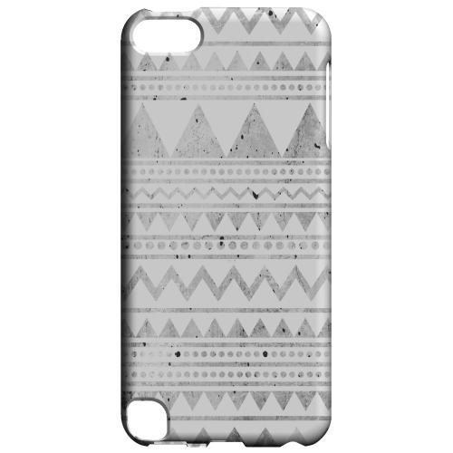 Geeks Designer Line (GDL) Slim Hard Case for Apple iPod Touch 5 - Grungy Triangles