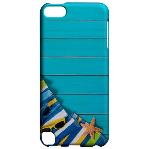 Geeks Designer Line (GDL) Slim Hard Case for Apple iPod Touch 5 - Decked Out Geeks Designer Line (GDL) Slim Hard Case for Apple iPod Touch 5 - Decked Out